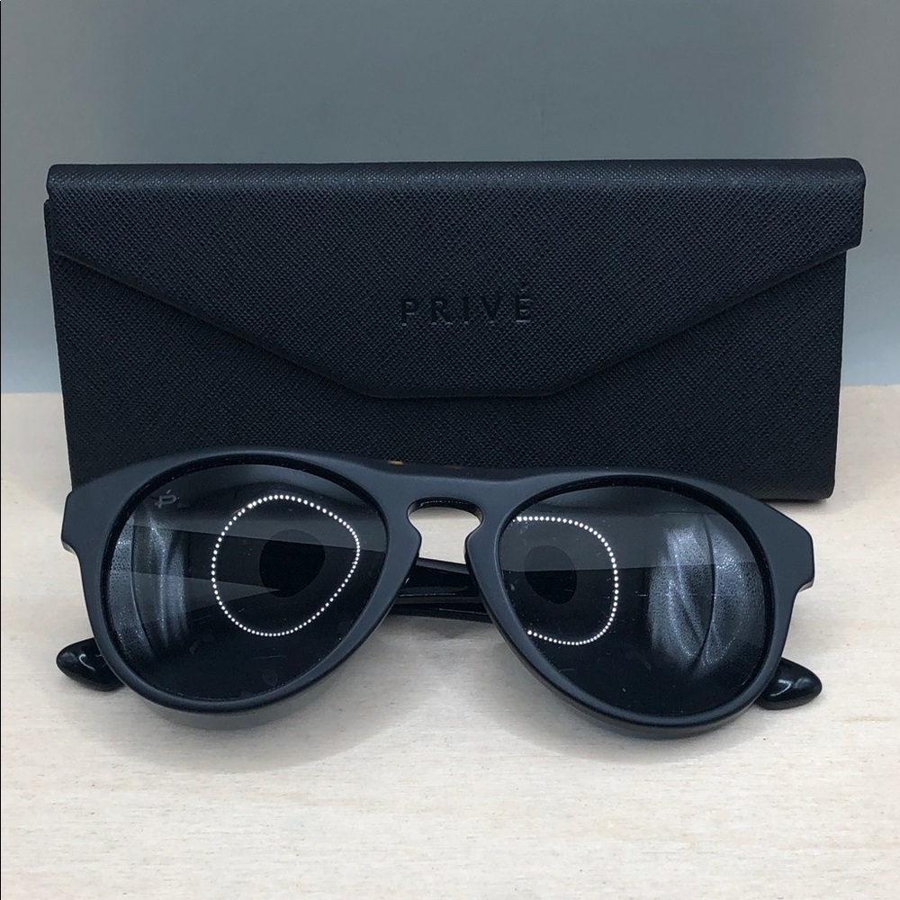 Prive Revaux Blaze c90 Polarized Sunglasses UNISEX Black comes with Case